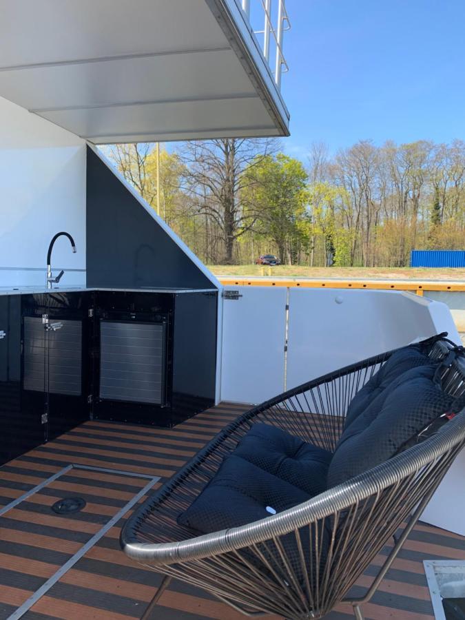 Amber Houseboat Apartment Swinoujscie Exterior photo